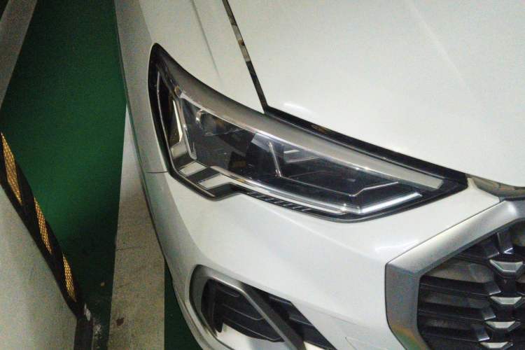 Used Audi Q3 2019 35 TFSI Fashion Dynamic Model Right Front Headlight