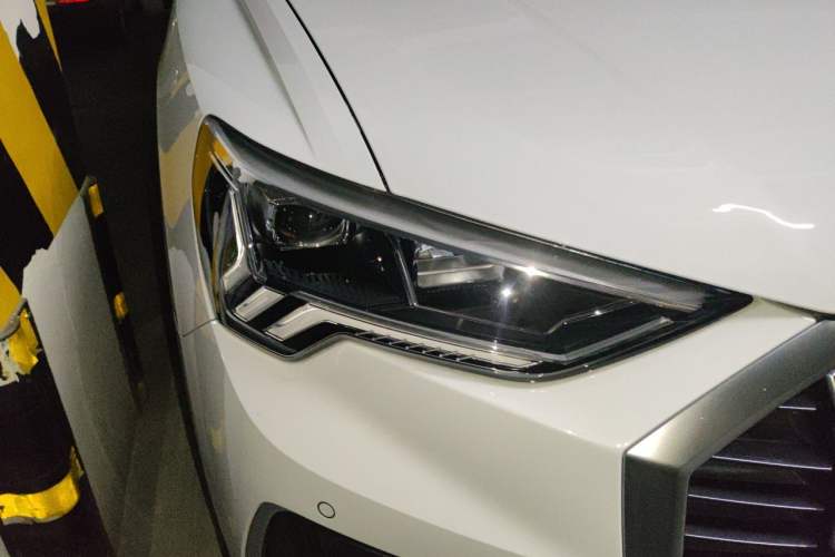 Used Audi Q3 2019 35 TFSI Fashionable and Elegant Model Right Front Headlight