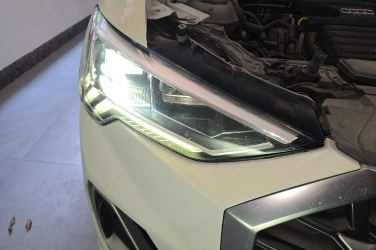 Used Audi Q3 2019 35 TFSI Fashionable and Elegant Model Right Front Headlight
