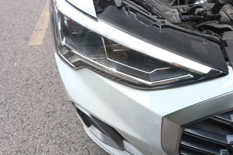 Used Audi Q3 2019 35 TFSI Fashion Dynamic Model Right Front Headlight
