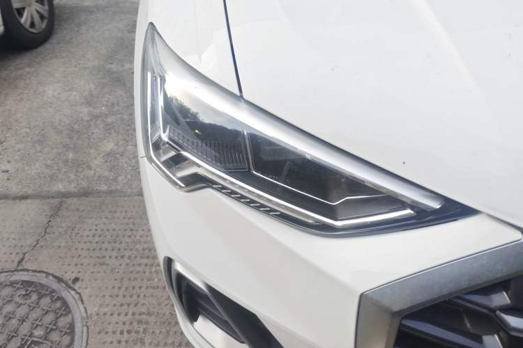 Used Audi Q3 2019 35 TFSI Fashion Dynamic Model Right Front Headlight