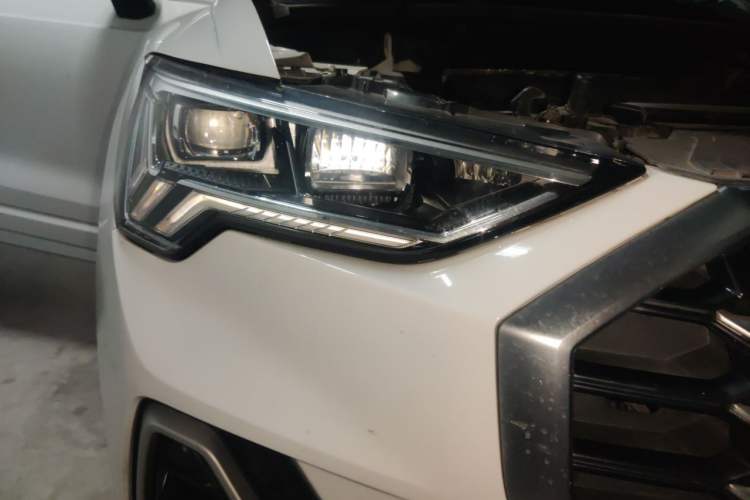 Used Audi Q3 2019 40 TFSI Fashion Dynamic Model Right Front Headlight