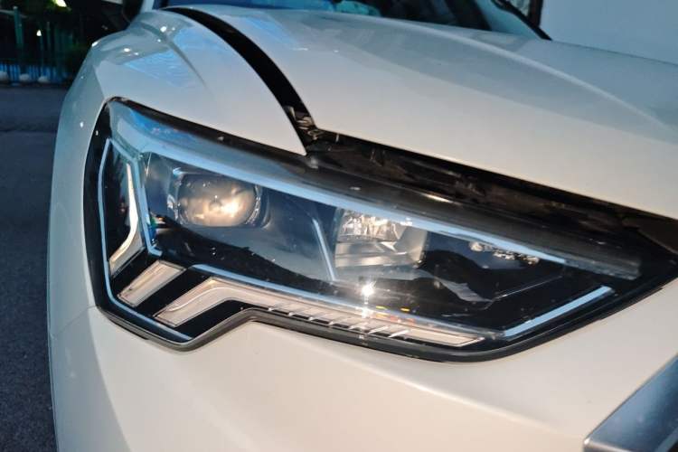 Used Audi Q3 2019 40 TFSI Fashion Dynamic Model Right Front Headlight