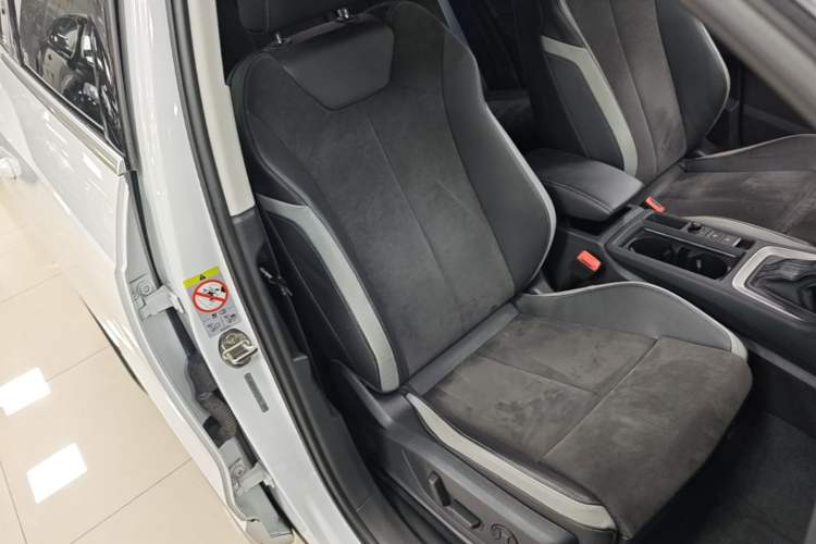 Used Audi Q3 2019 40 TFSI Fashion Dynamic Model Right Front Seat