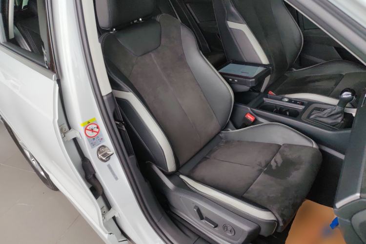 Used Audi Q3 2019 35 TFSI Advanced Dynamic Edition Right Front Seat