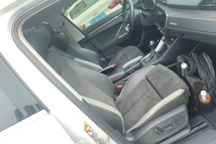 Used Audi Q3 2019 40 TFSI quattro Fashion Dynamic Model Right Front Seat