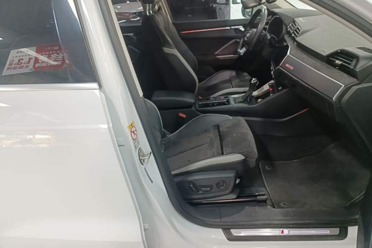 Used Audi Q3 2019 40 TFSI Fashion Dynamic Model Right Front Seat
