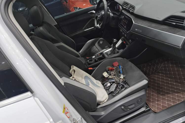 Used Audi Q3 2019 35 TFSI Fashion Dynamic Model Right Front Seat