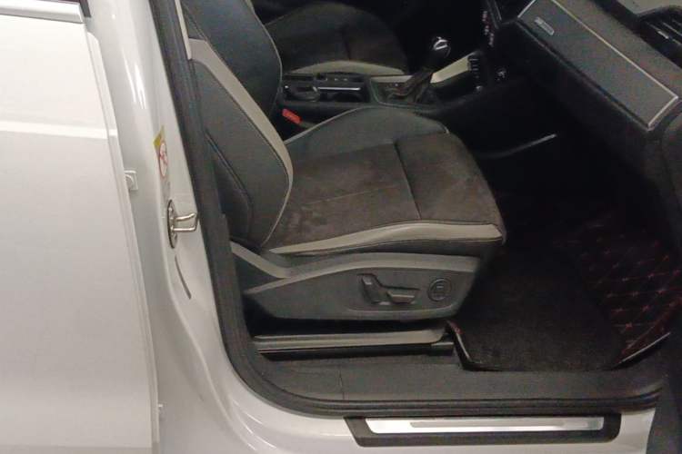 Used Audi Q3 2019 35 TFSI Advanced Dynamic Edition Right Front Seat