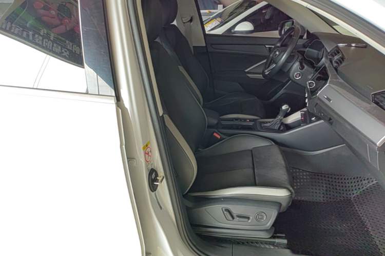 Used Audi Q3 2019 35 TFSI Advanced Dynamic Edition Right Front Seat