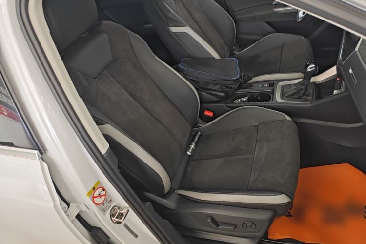 Used Audi Q3 2019 35 TFSI Advanced Dynamic Edition Right Front Seat