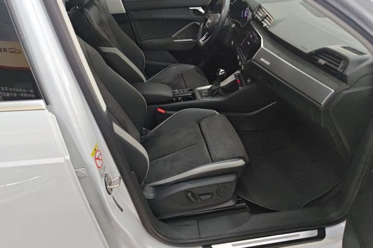 Used Audi Q3 2019 35 TFSI Advanced Dynamic Edition Right Front Seat