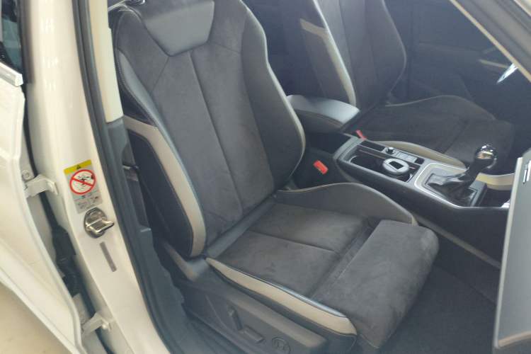 Used Audi Q3 2019 35 TFSI Advanced Dynamic Edition Right Front Seat