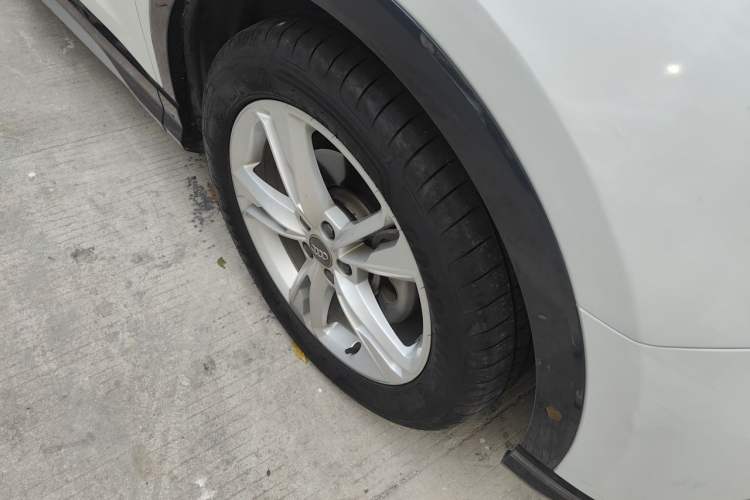 Used Audi Q3 2019 40 TFSI Fashionable and Elegant Model Right Front Wheel Hub