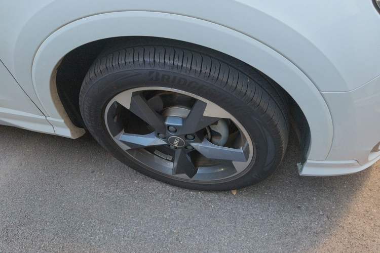 Used Audi Q3 2019 35 TFSI Fashion Dynamic Model Right Front Wheel Hub