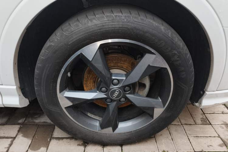 Used Audi Q3 2019 35 TFSI Fashion Dynamic Model Right Front Wheel Hub