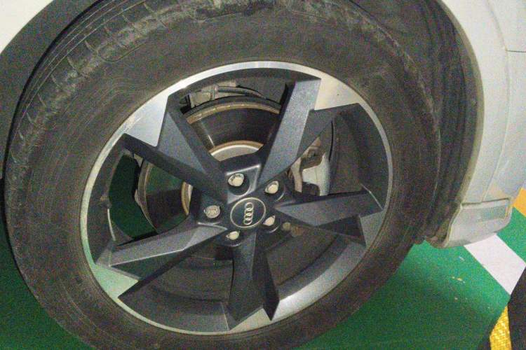 Used Audi Q3 2019 35 TFSI Fashion Dynamic Model Right Front Wheel Hub