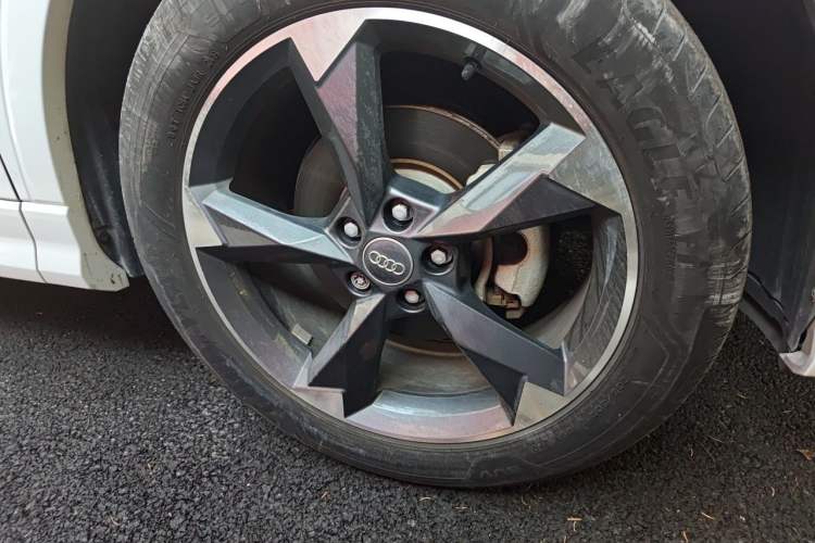 Used Audi Q3 2019 35 TFSI Fashion Dynamic Model Right Front Wheel Hub