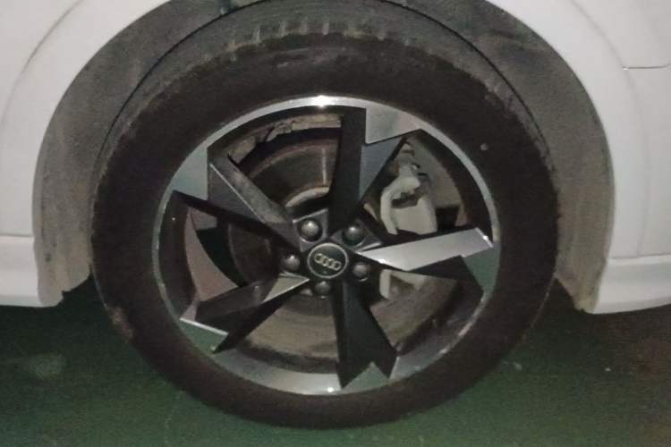 Used Audi Q3 2019 40 TFSI Fashion Dynamic Model Right Front Wheel Hub