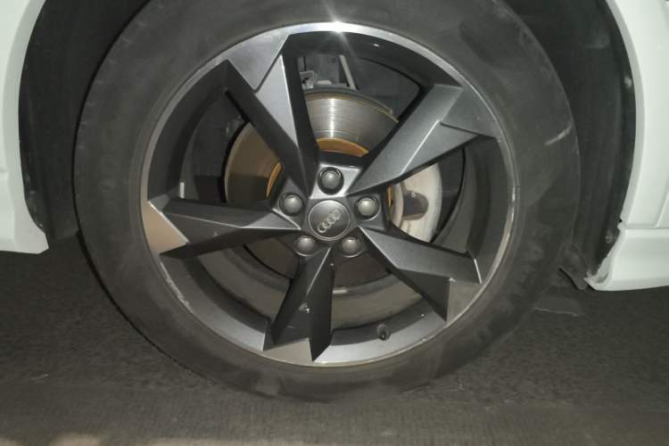 Used Audi Q3 2019 35 TFSI Fashion Dynamic Model Right Front Wheel Hub
