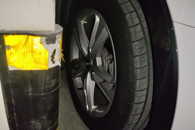 Used Audi Q3 2019 35 TFSI Fashionable and Elegant Model Right Front Wheel Hub