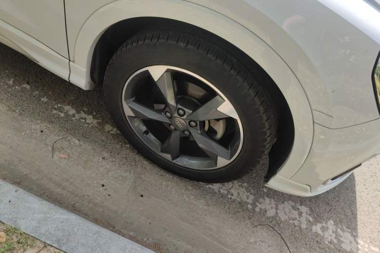 Used Audi Q3 2019 40 TFSI Fashion Dynamic Model Right Front Wheel Hub