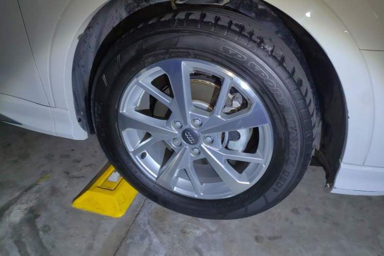 Used Audi Q3 2019 35 TFSI Advanced Dynamic Edition Right Front Wheel Hub