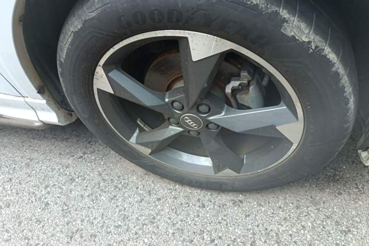 Used Audi Q3 2019 35 TFSI Fashion Dynamic Model Right Front Wheel Hub