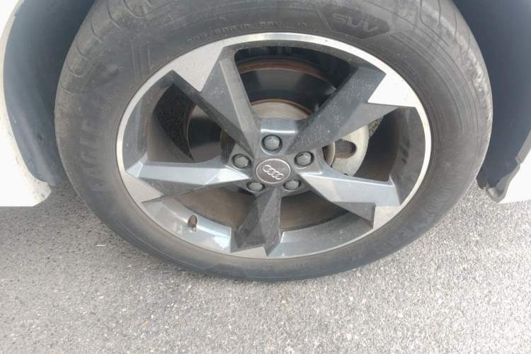 Used Audi Q3 2019 35 TFSI Fashion Dynamic Model Right Front Wheel Hub
