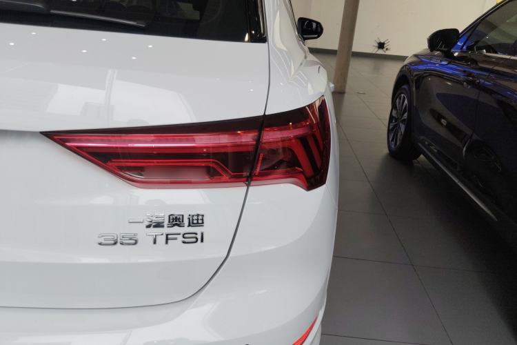 Used Audi Q3 2019 35 TFSI Advanced Dynamic Edition Right Rear Taillight