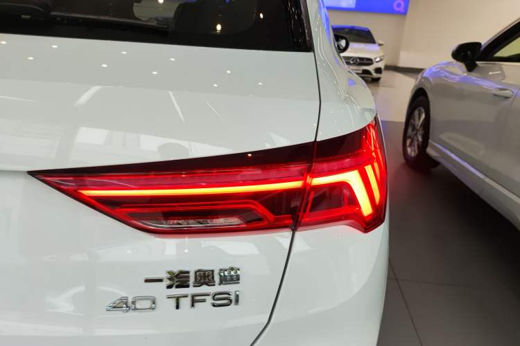 Used Audi Q3 2019 40 TFSI Fashionable and Elegant Model Right Rear Taillight