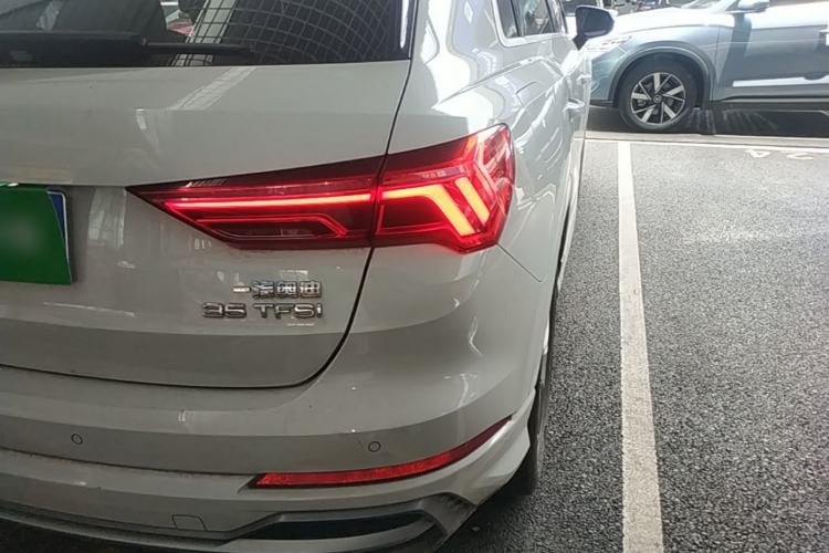Used Audi Q3 2019 35 TFSI Advanced Dynamic Edition Right Rear Taillight