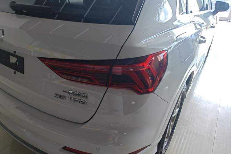 Used Audi Q3 2019 35 TFSI Advanced Dynamic Edition Right Rear Taillight