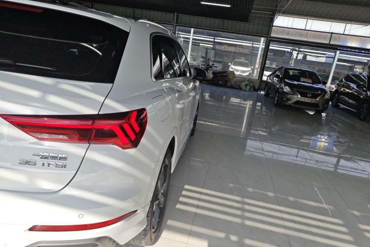 Used Audi Q3 2019 35 TFSI Fashion Dynamic Model Right Rear Taillight