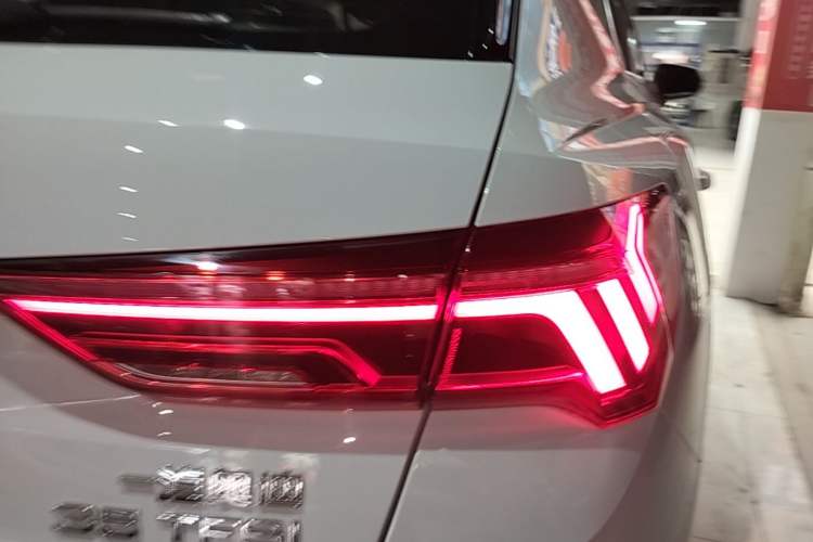 Used Audi Q3 2019 35 TFSI Advanced Dynamic Edition Right Rear Taillight
