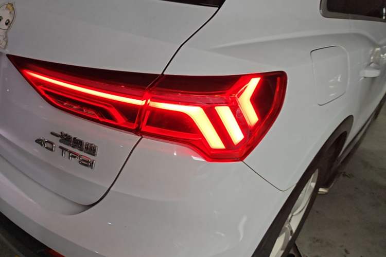 Used Audi Q3 2019 40 TFSI Fashionable and Elegant Model Right Rear Taillight