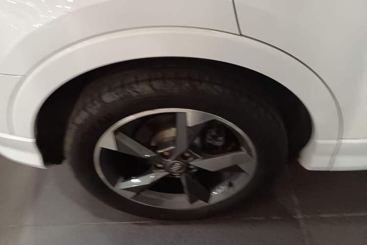 Used Audi Q3 2019 35 TFSI Fashion Dynamic Model Right Rear Wheel Hub