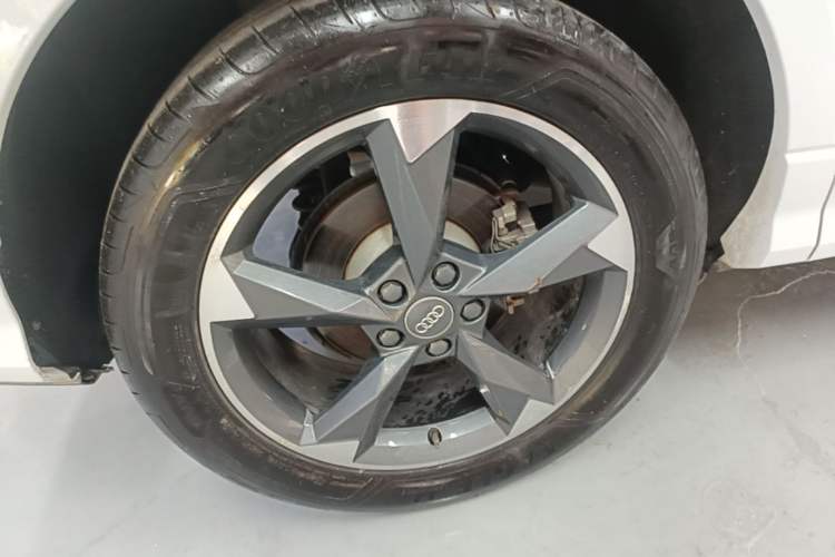 Used Audi Q3 2019 40 TFSI Fashion Dynamic Model Right Rear Wheel Hub