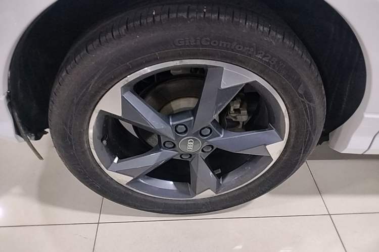 Used Audi Q3 2019 40 TFSI Fashion Dynamic Model Right Rear Wheel Hub