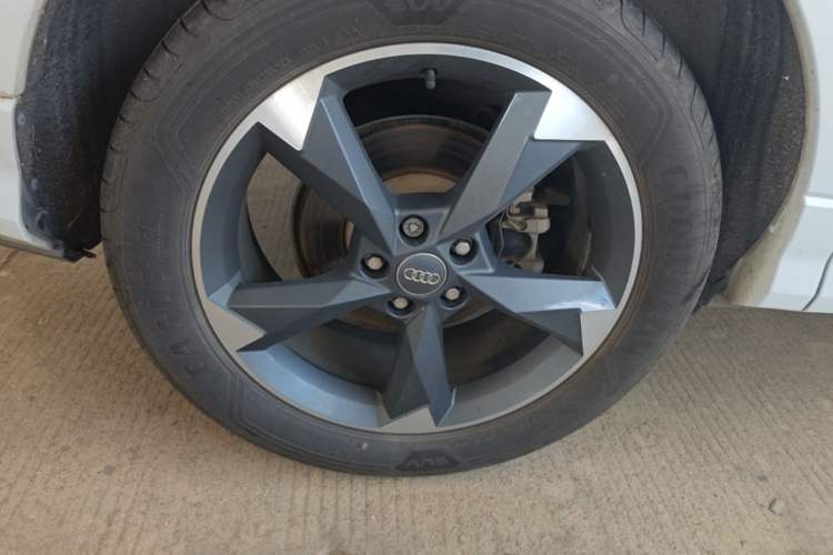 Used Audi Q3 2019 35 TFSI Fashion Dynamic Model Right Rear Wheel Hub