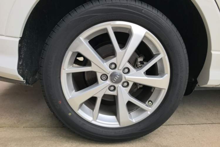Used Audi Q3 2019 35 TFSI Advanced Dynamic Edition Right Rear Wheel Hub