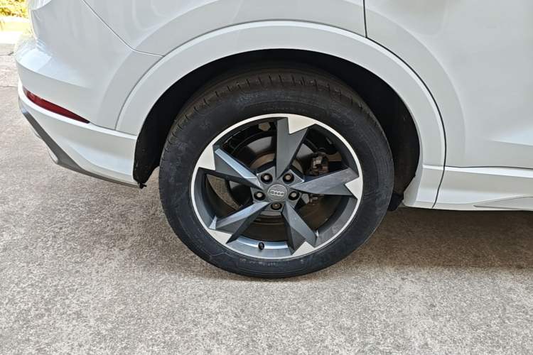 Used Audi Q3 2019 35 TFSI Fashion Dynamic Model Right Rear Wheel Hub