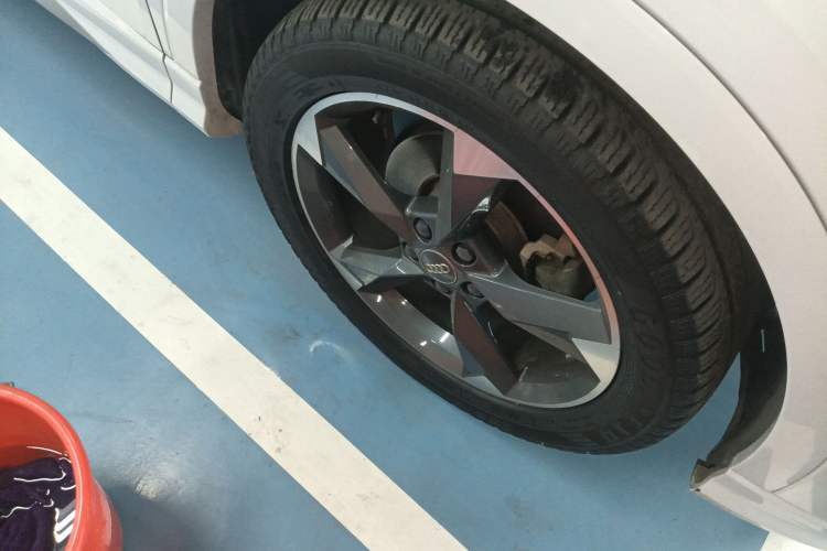 Used Audi Q3 2019 35 TFSI Fashion Dynamic Model Right Rear Wheel Hub