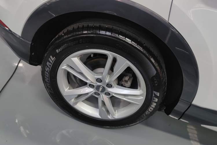 Used Audi Q3 2019 40 TFSI Fashionable and Elegant Model Right Rear Wheel Hub