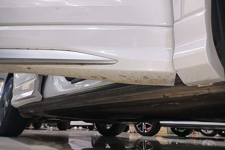 Used Audi Q3 2019 40 TFSI Fashion Dynamic Model Right Side Sill