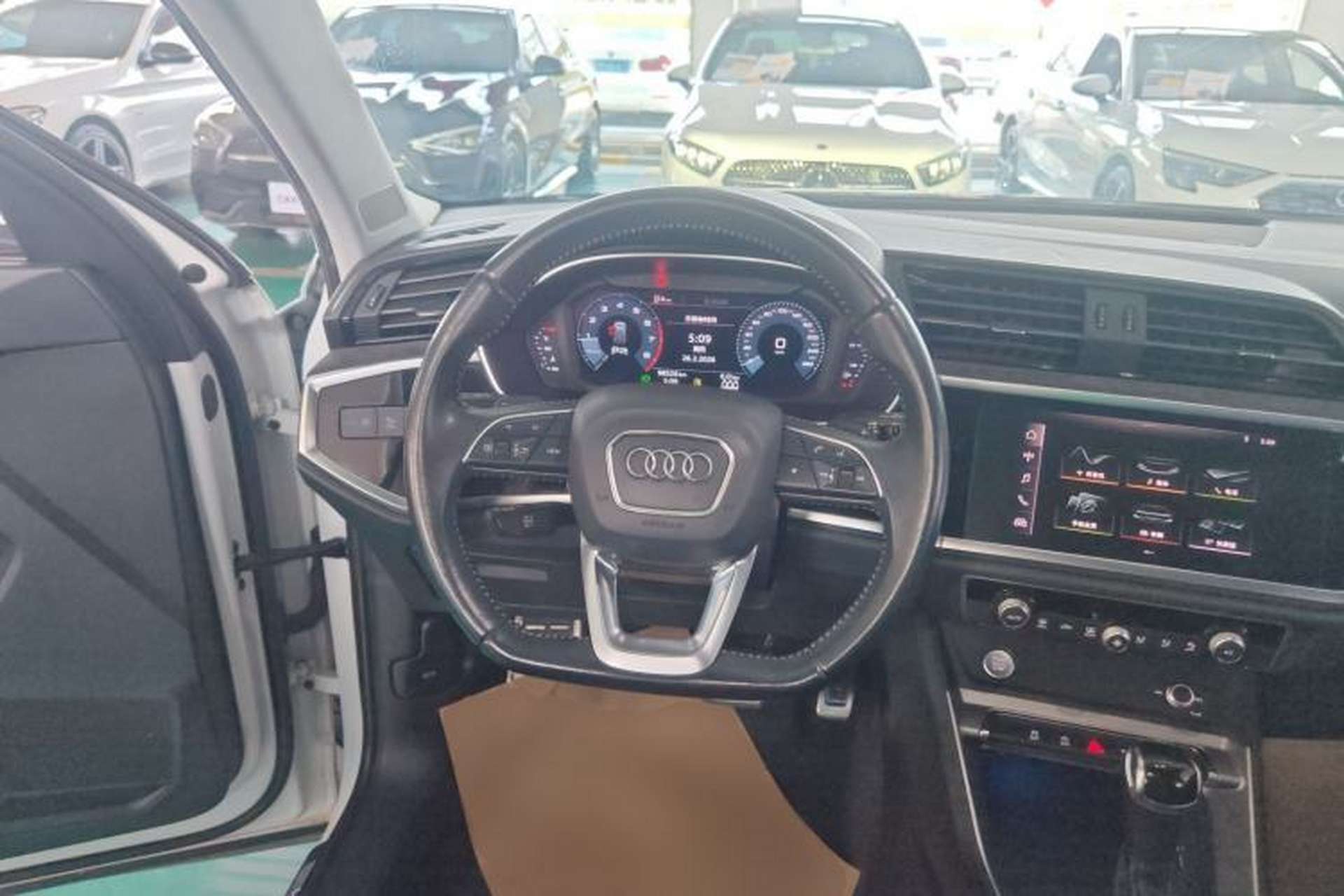 Used Audi Q3 2019 40 TFSI Fashion Dynamic Model Steering Wheel