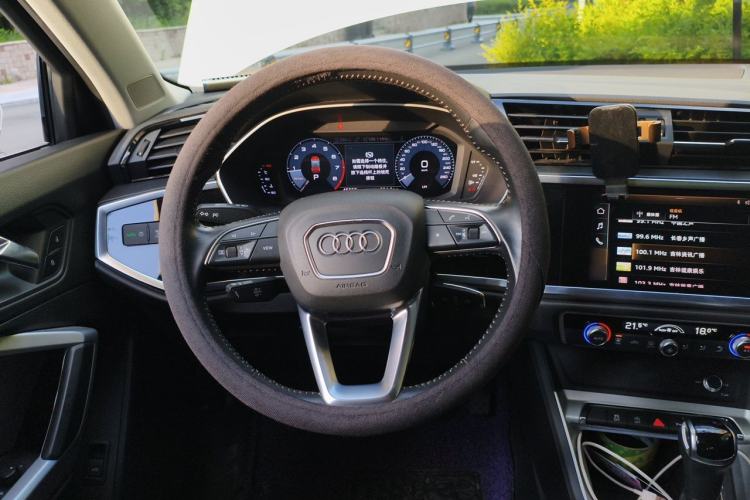 Used Audi Q3 2019 35 TFSI Advanced Style Edition Steering Wheel