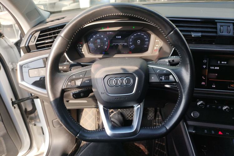 Used Audi Q3 2019 35 TFSI Fashion Dynamic Model Steering Wheel