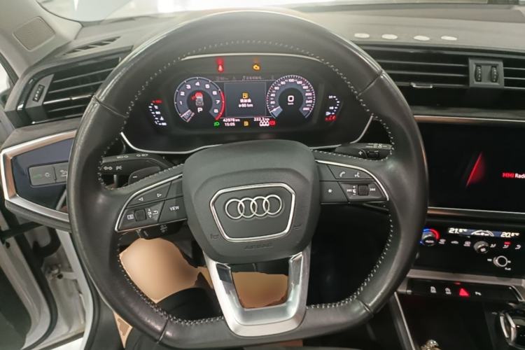 Used Audi Q3 2019 40 TFSI Fashion Dynamic Model Steering Wheel