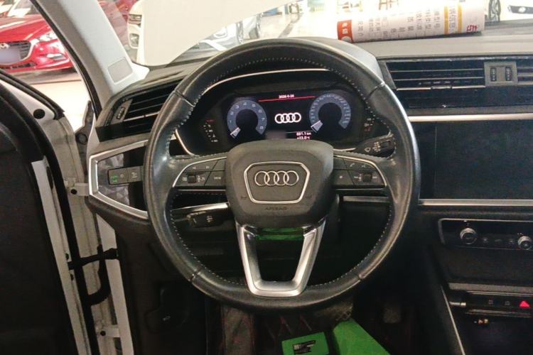 Used Audi Q3 2019 35 TFSI Advanced Dynamic Edition Steering Wheel
